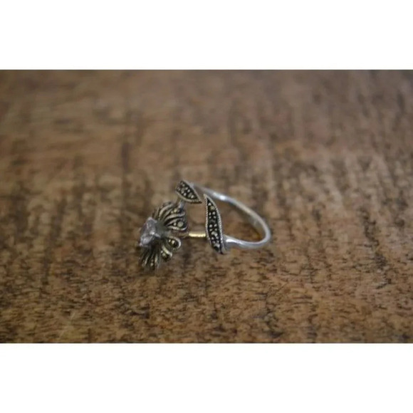 Sterling  Silver Marcasite Sunflower Ring Size 6.75 - Picture 5 of 9